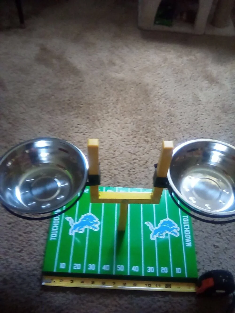 Detroit Lions Goalpost Football Field Dog Feeder – Adjustable Elevated Dog Bowls